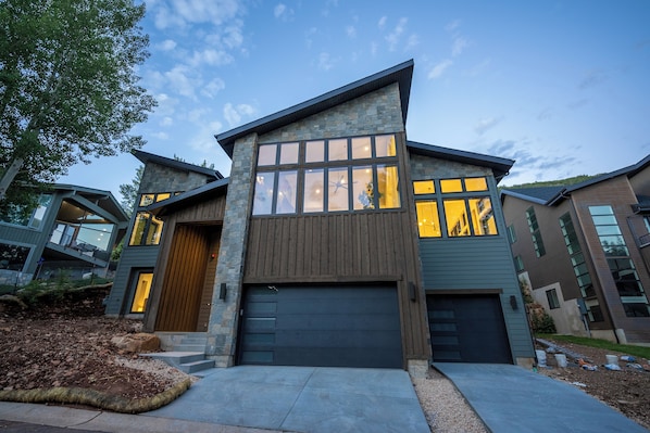 Gorgeous New Park City / Deer Valley Mountain Home that sleeps 36