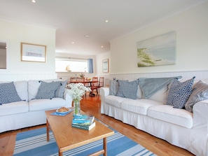 Living area | Devon Court 2, 