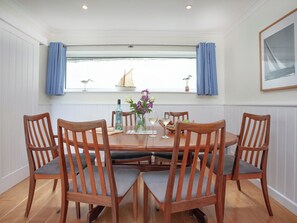 Dining Area | Devon Court 2, 