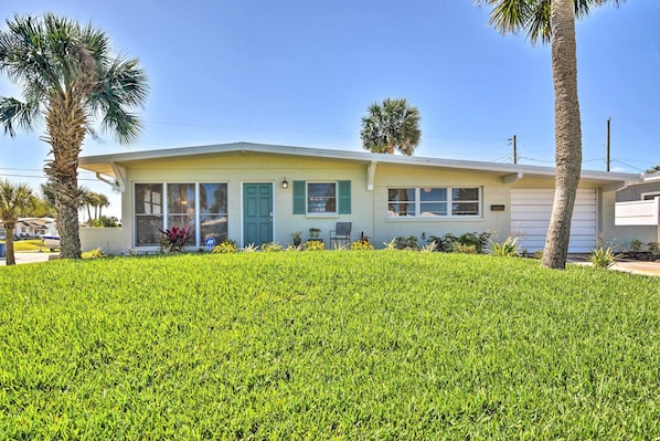 Ormond Beach Vacation Rental | 2BR | 1.5BA | 1,076 Sq Ft | 1 Step to Access