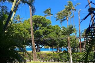 The beach is waiting! Super cute unit,1 min walk to the beach across the street
