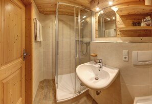 Ferienwohnung Teisenberg für 2 Personen mit Balkon, 45 qm, n.k.-Bad