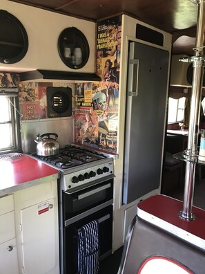 full size cooker and fridge