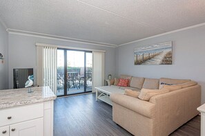 LIVING-AREA-SURFSIDE-80-WEST-101
