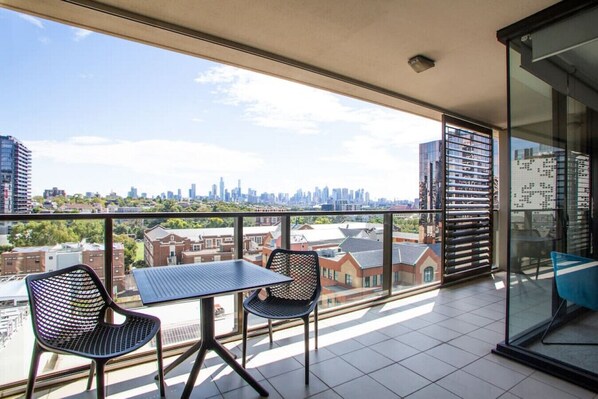 Large full length balcony with the most stunning views of Melbourne and South Yarra.