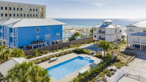 LARGE private pool only for  Halekaii.