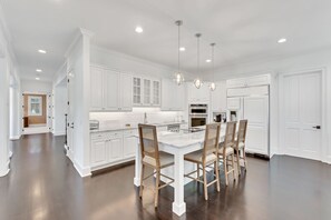 Fully Equipped Kitchen with Bar Stools