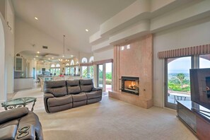 Living Room | 1-Story Home | Gas Fireplace