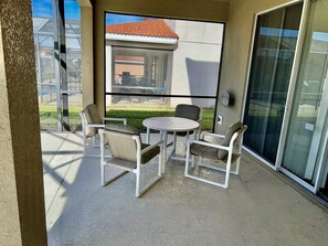 Al fresco dining