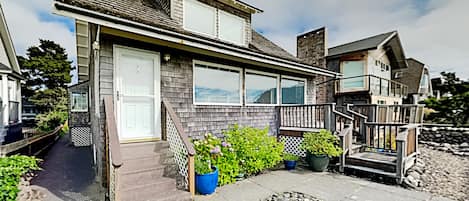 View of the house from the Promenade (your back to the ocean)