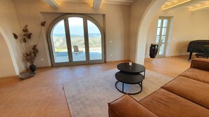 Building, Property, Plant, Window, Table, Wood, Houseplant, Living Room, Architecture, Interior Design
