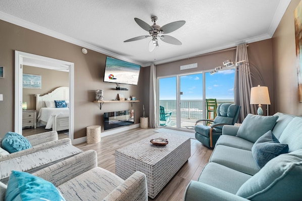 Welcome to Crystal Shores West 105!