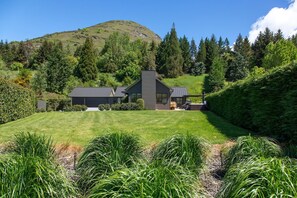 Three Peaks luxury villa by MajorDomo - exterior