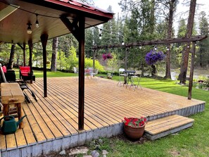 Large deck space and beautiful views of the Blackfoot river. 