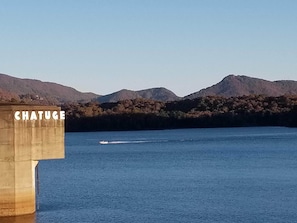 Lake Chatuge marker at Chatuge Dam