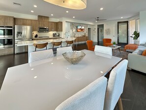 Open concept perfect to socialize