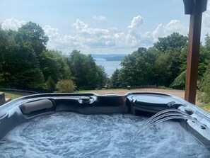 Hot Tub + View = Awesome!