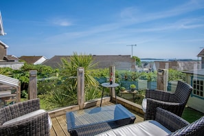 Town Heights - 3 Bedroom Holiday Home - Tenby (25574)