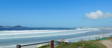 Vista da praia do Forte, próxima ao apartamento