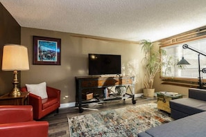 #StayInMyDistrict Eclectic Boise Townhouse