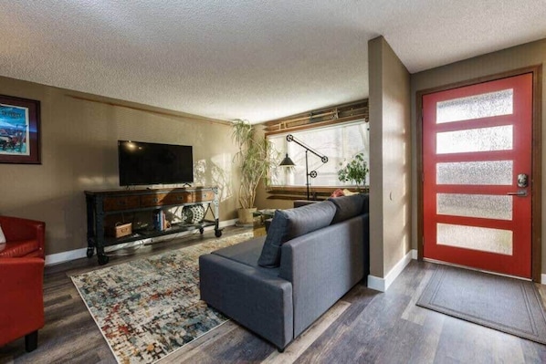 #StayInMyDistrict Eclectic Boise Townhouse