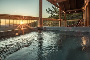 Hot tub on the top deck