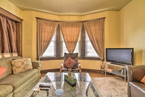 Living Room | Free WiFi