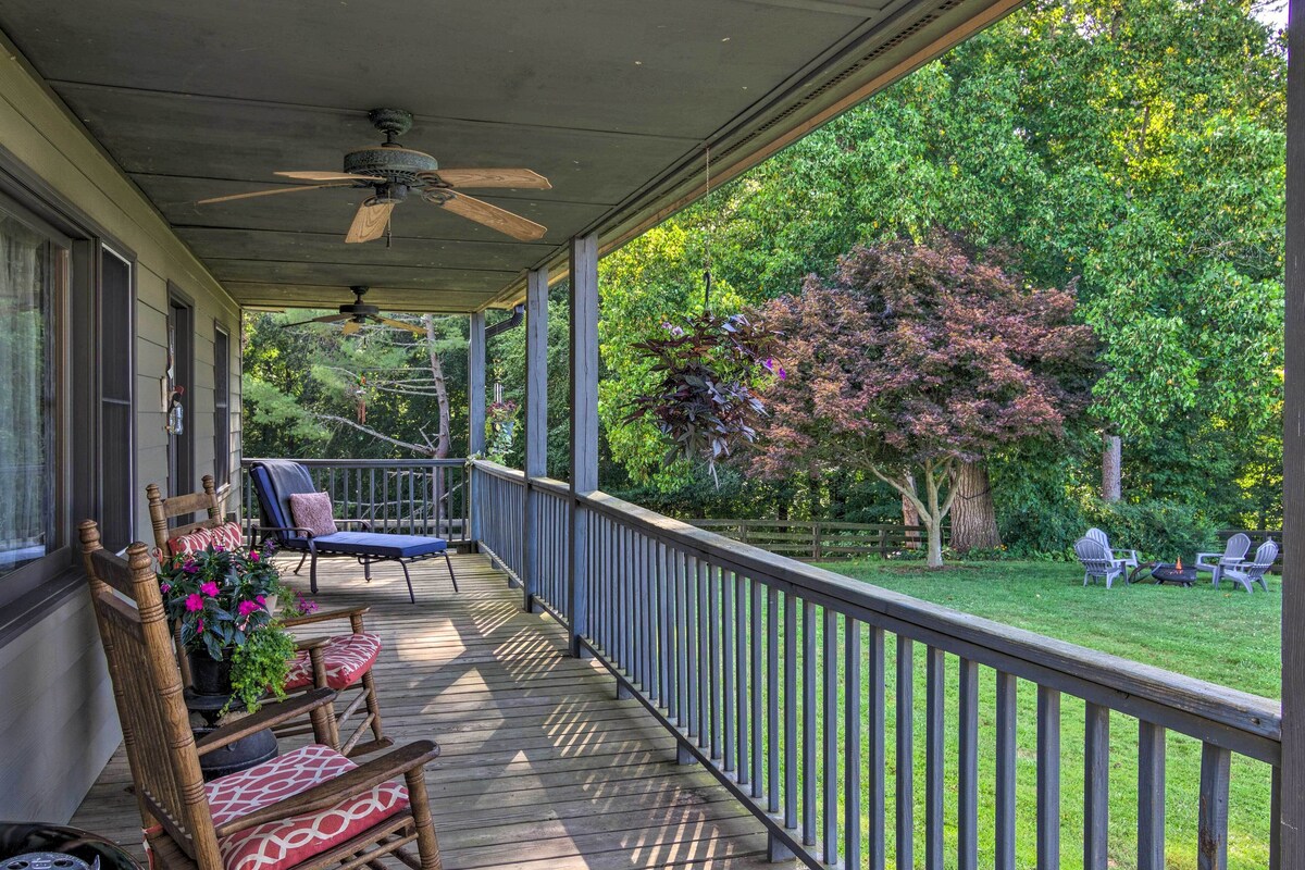 Cabin at LambFarm Horses’ w/ Fire Pit + Deck