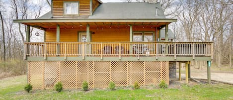 Buckeye Lake Vacation Rental | 5BR | 2.5BA | Stairs Required | 2,275 Sq Ft