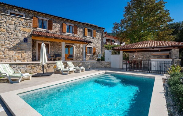 pool