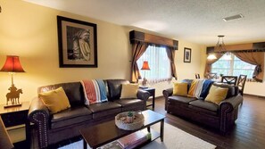 Spacious River Ranch Private COTTAGE with private porch!  401 (917)
