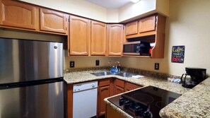 Spacious River Ranch Private COTTAGE with private porch!  401 (921)
