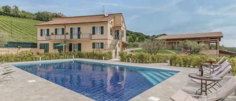 Holiday Home Swimming Pool