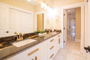 Ensuite Bathroom - Double Vanity