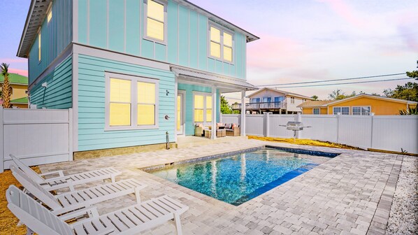 Let Mighty Seychelles be your home away from home in Panama City Beach.