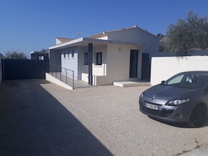 Accès à la propriété par parking
