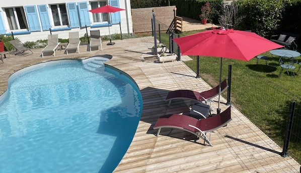 Piscine extérieure ouverte de debut mai à septembre