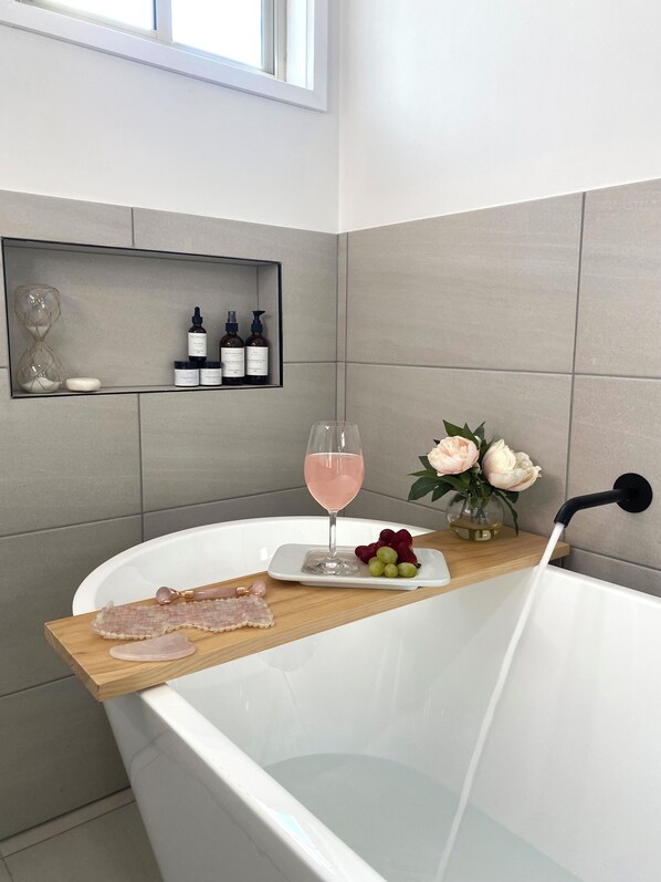 Luxurious Bathroom 