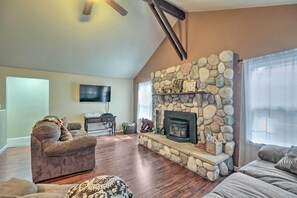 Living Room | Smart TV
