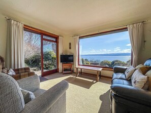 Living room | Chanonry View Holiday Cottage, Fortrose