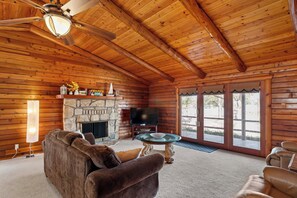Living Room | Fireplace (Wood Not Provided) | Smart TVs | Sleeper Sofa | Cable