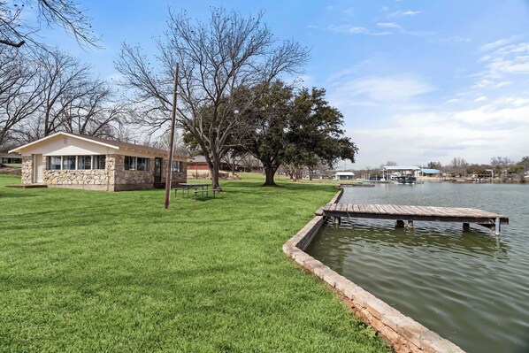 Private Boat Dock | RV/Trailer/Boat Parking