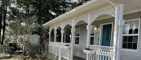 The Cottage in the woods with plenty of Parking.