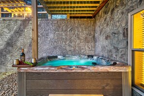 Bañera de hidromasaje al aire libre