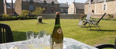 Apéro dans le jardin