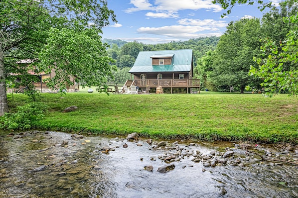 Awesome Creekside location