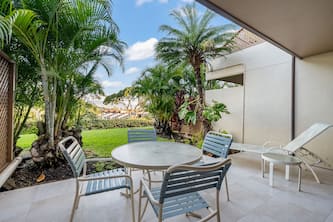 Tropical haven with pool, hot tub, grills & window AC - walk to beach