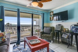 Gulf View – From your living room you have an excellent view of the whitecaps on the Gulf waters.