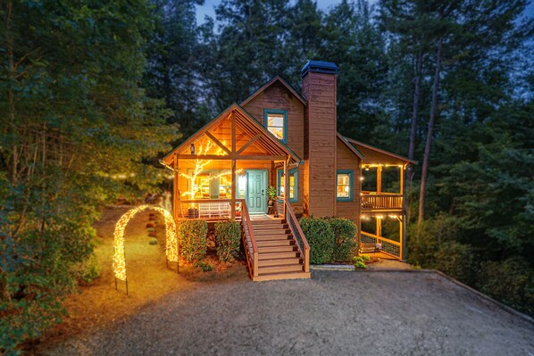 Memory Maker Cabin. Best cabin we’ve ever stayed in!! ~Rebecca-June, 2024