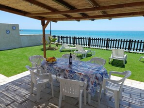 Zona pranzo esterna 2